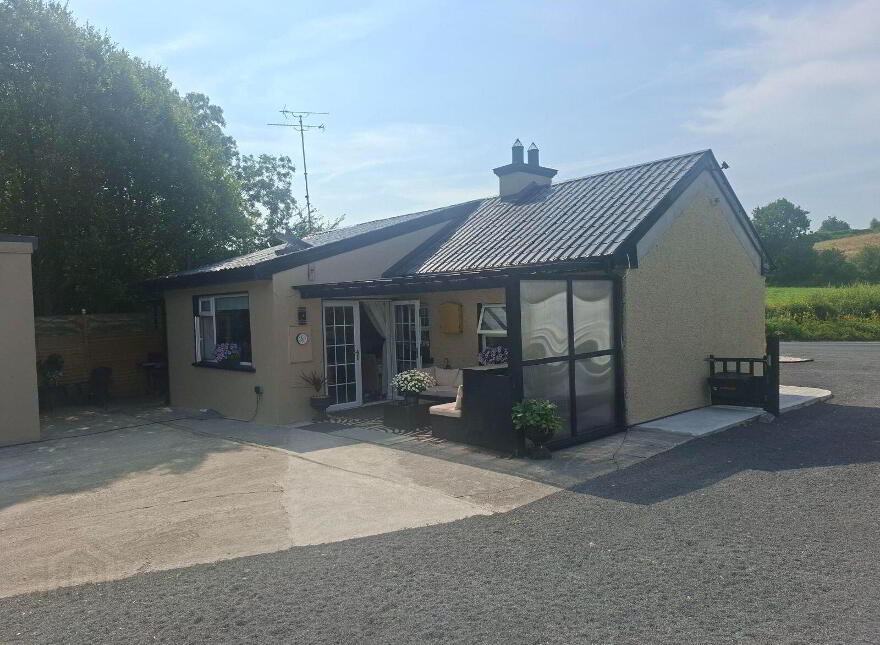 Arva Road, Ballinagh, H12P282