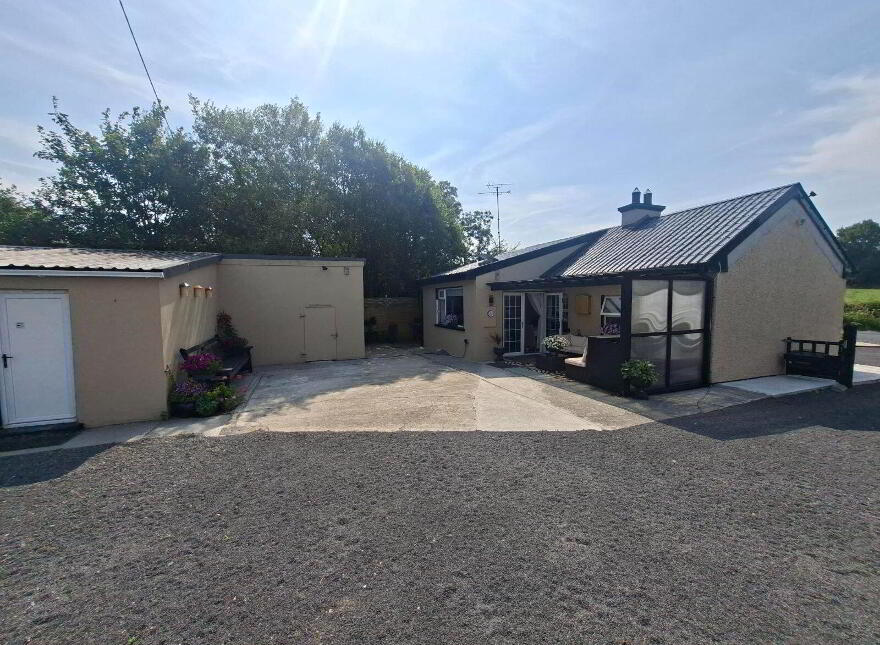 Arva Road, Ballinagh, H12P282