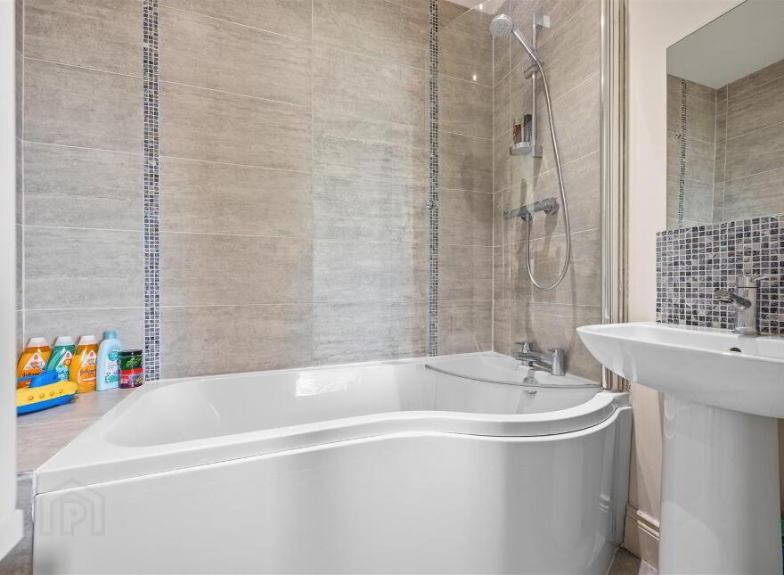 34 Blackwood Crescent, Newtownards, BT23 4XX