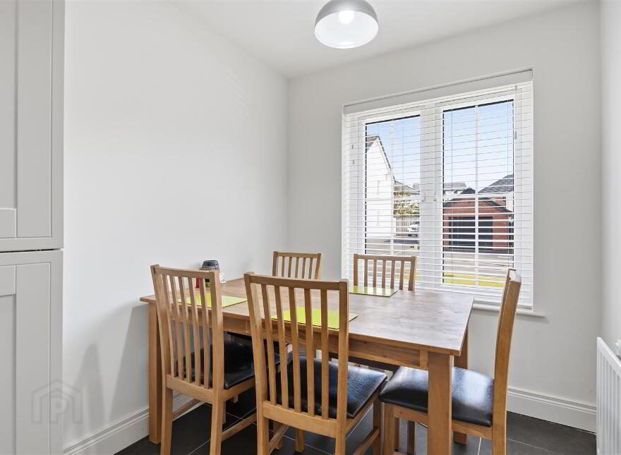 34 Blackwood Crescent, Newtownards, BT23 4XX