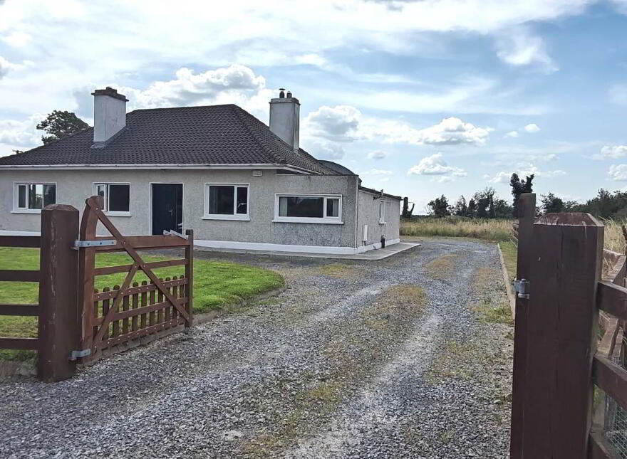 Sylaun, Tuam, H54TC63