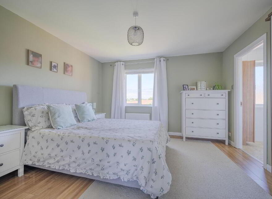 4 Oyster Cove, Donaghadee, BT21 0JS