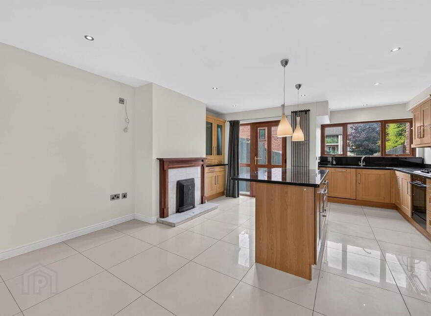 7 Upper Malone Close, Belfast, BT9 6LZ