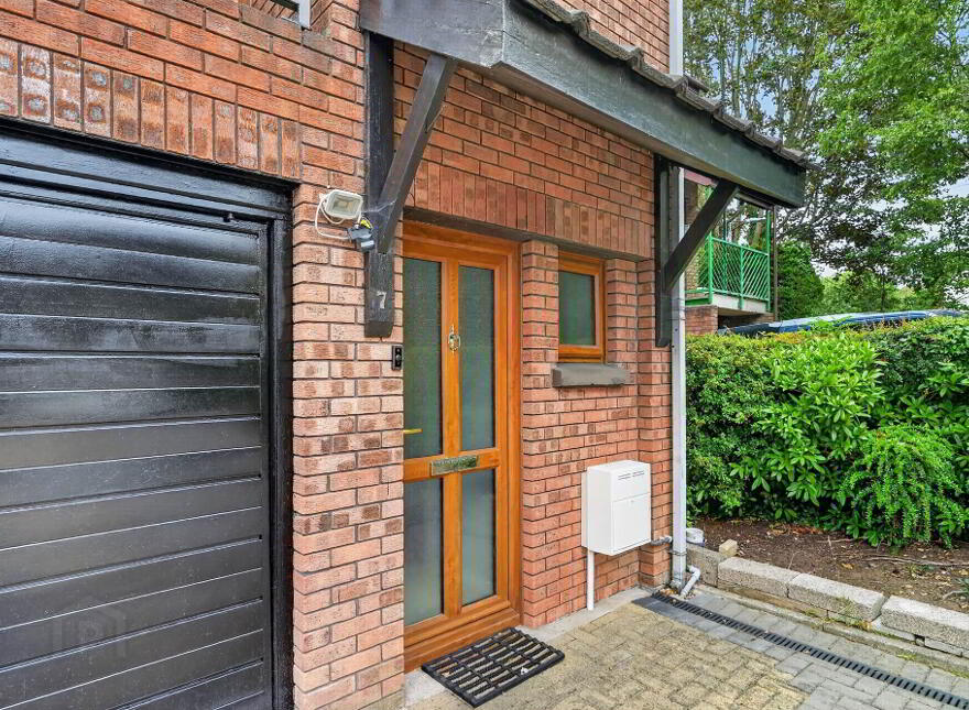 7 Upper Malone Close, Belfast, BT9 6LZ