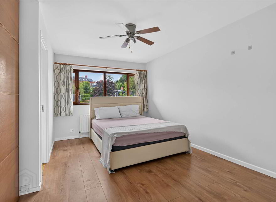 7 Upper Malone Close, Belfast, BT9 6LZ