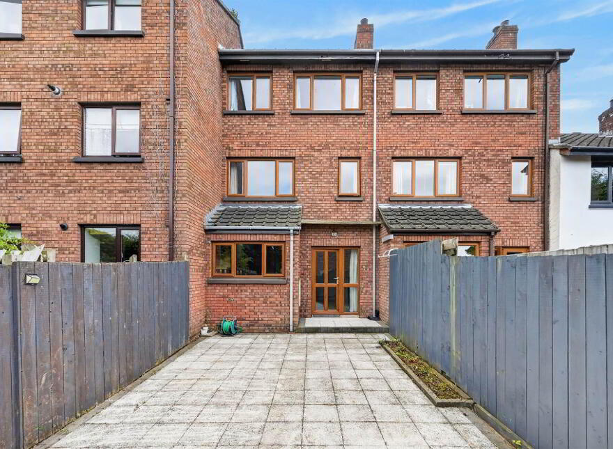 7 Upper Malone Close, Belfast, BT9 6LZ