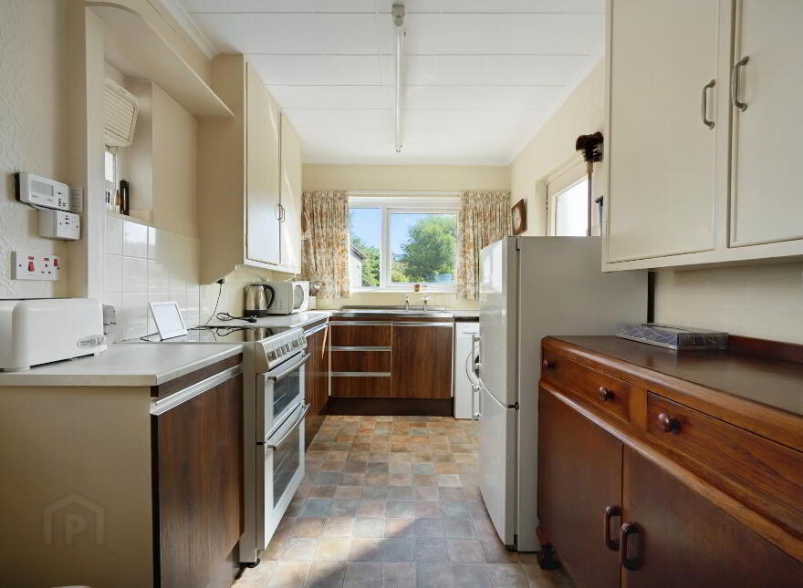 50 Locksley Park, Upper Lisburn Road, Belfast, BT10 0AR