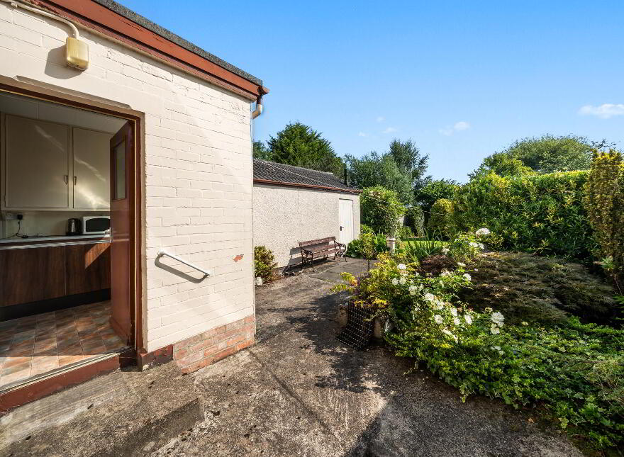 50 Locksley Park, Upper Lisburn Road, Belfast, BT10 0AR