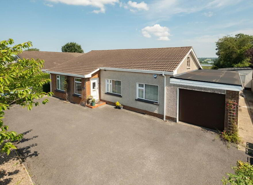 17 Devenish Crescent, Enniskillen, BT74 4RB photo