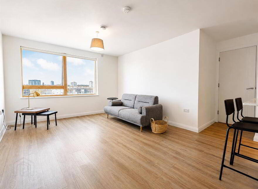 704 Portland, 88 55 Ormeau Road, Belfast, BT7 1FE