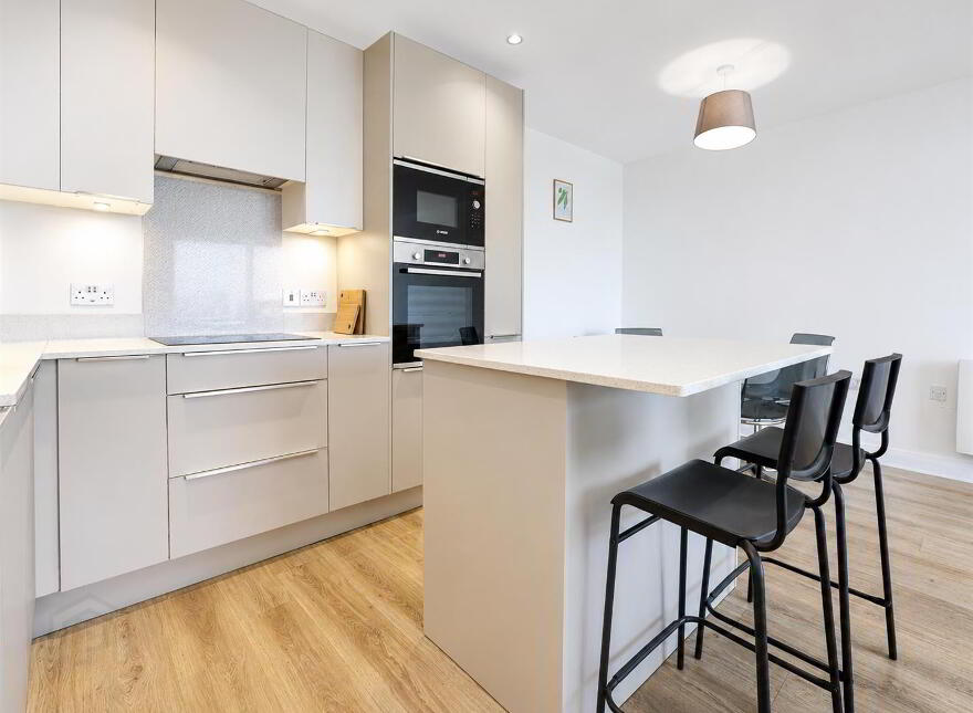 704 Portland, 88 55 Ormeau Road, Belfast, BT7 1FE