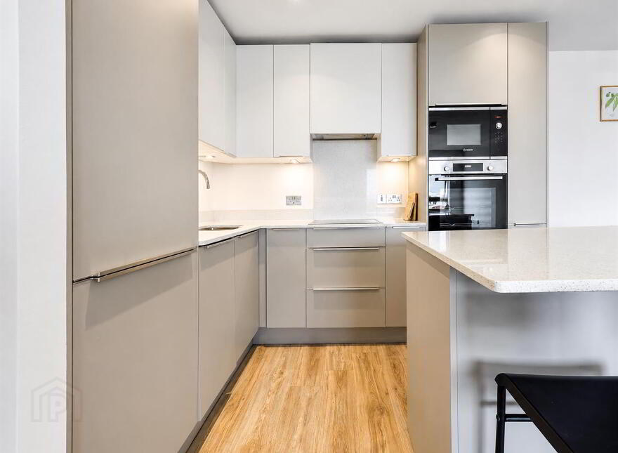 704 Portland, 88 55 Ormeau Road, Belfast, BT7 1FE