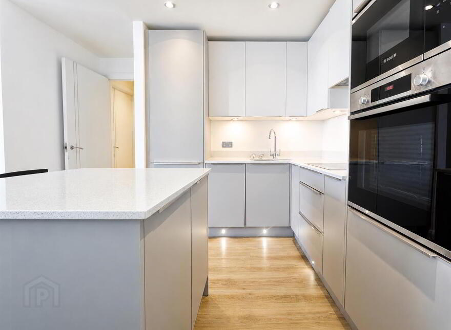 704 Portland, 88 55 Ormeau Road, Belfast, BT7 1FE