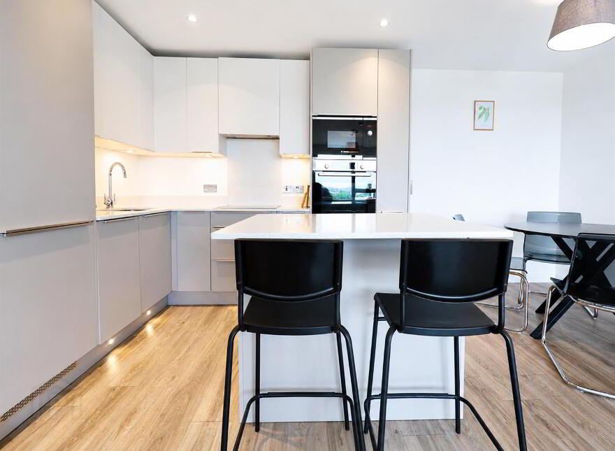 704 Portland, 88 55 Ormeau Road, Belfast, BT7 1FE