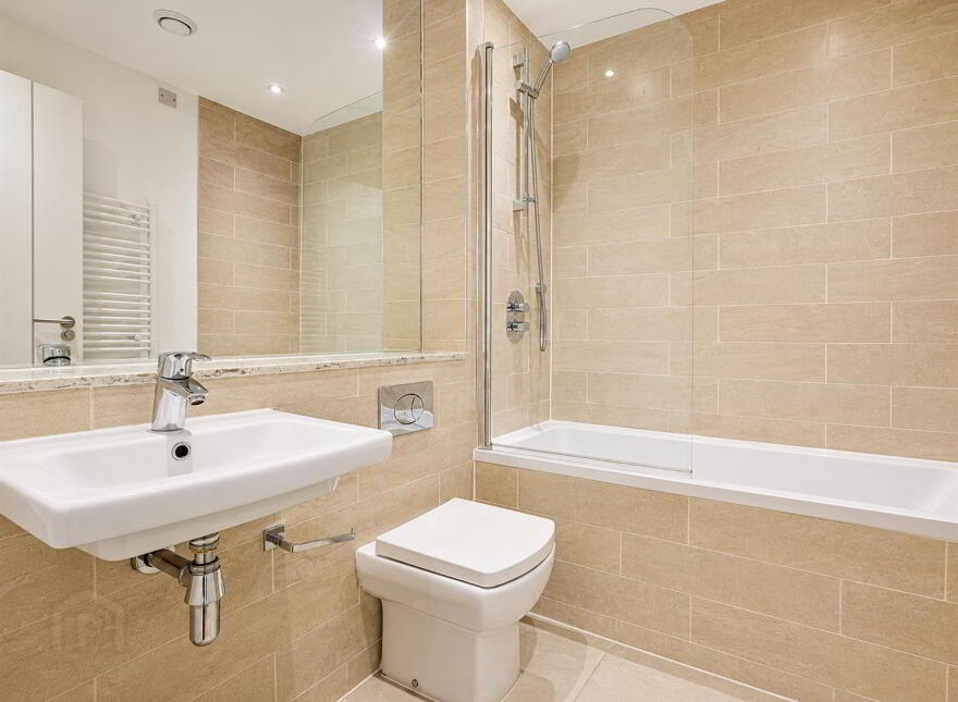 704 Portland, 88 55 Ormeau Road, Belfast, BT7 1FE