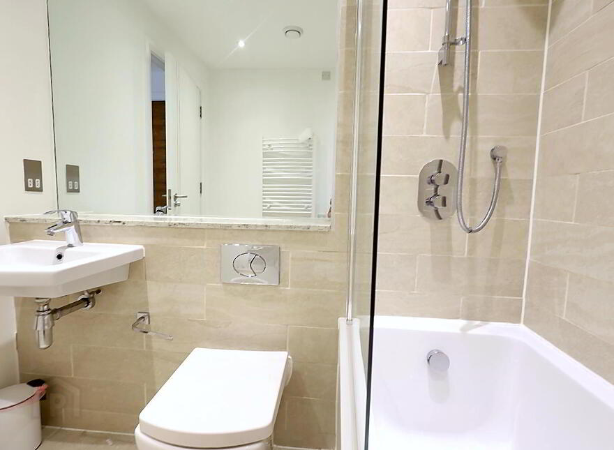 704 Portland, 88 55 Ormeau Road, Belfast, BT7 1FE
