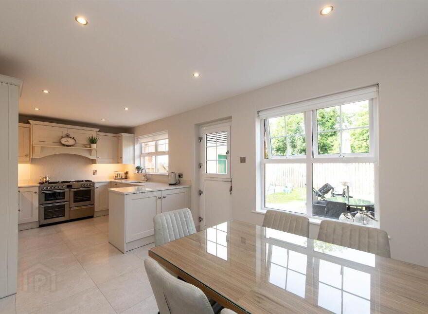 67 Woodvale, Dromara, BT25 2JB