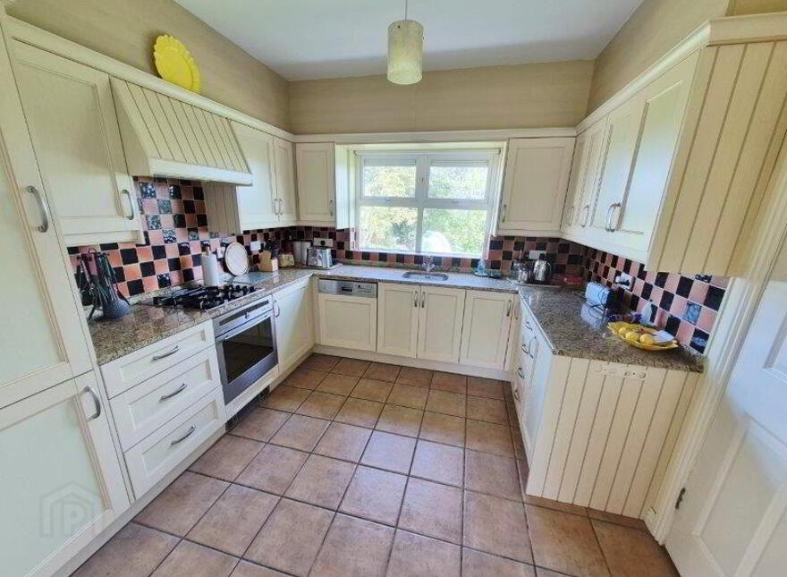 8 Drowes Court, Tullaghan, F91C7W5