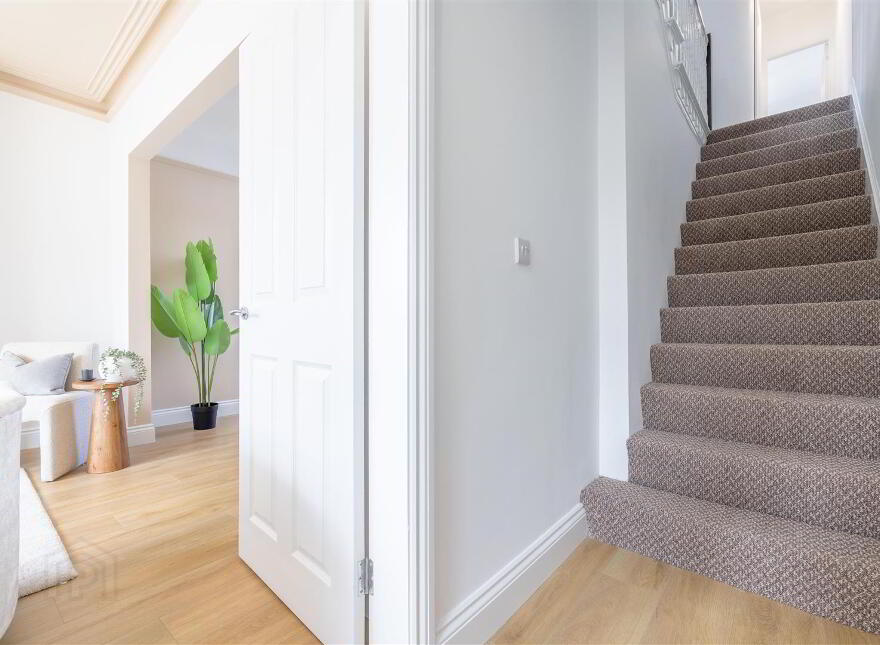 182 Ravenhill Avenue, Belfast, BT6 8LJ