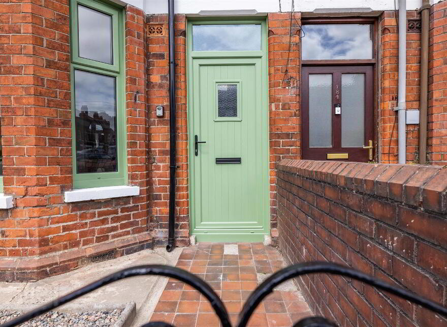 182 Ravenhill Avenue, Belfast, BT6 8LJ