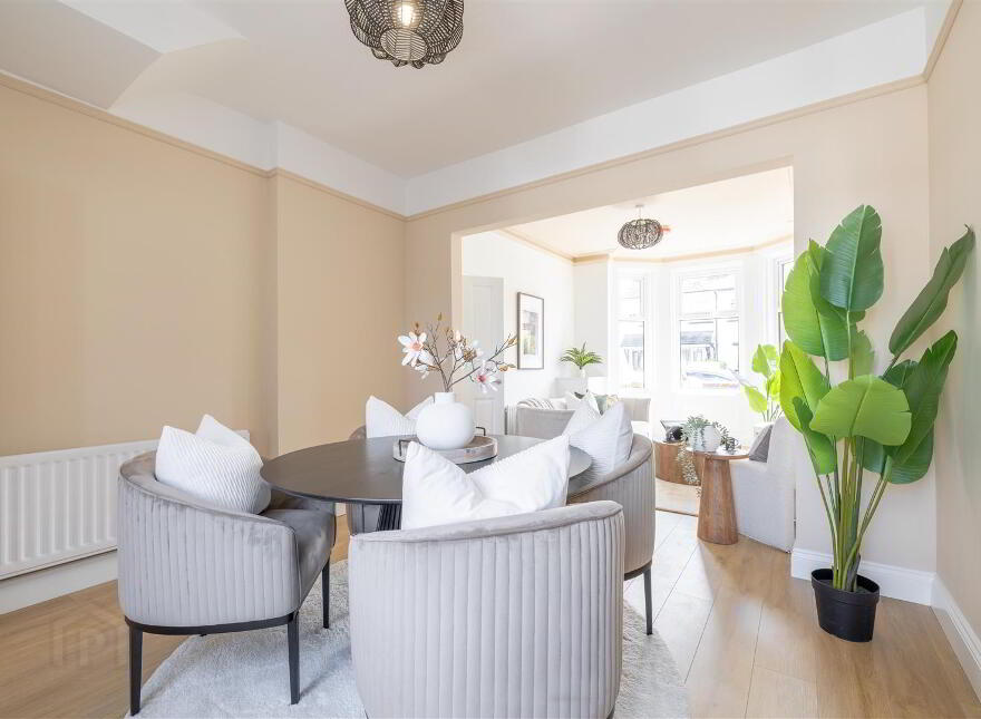 182 Ravenhill Avenue, Belfast, BT6 8LJ