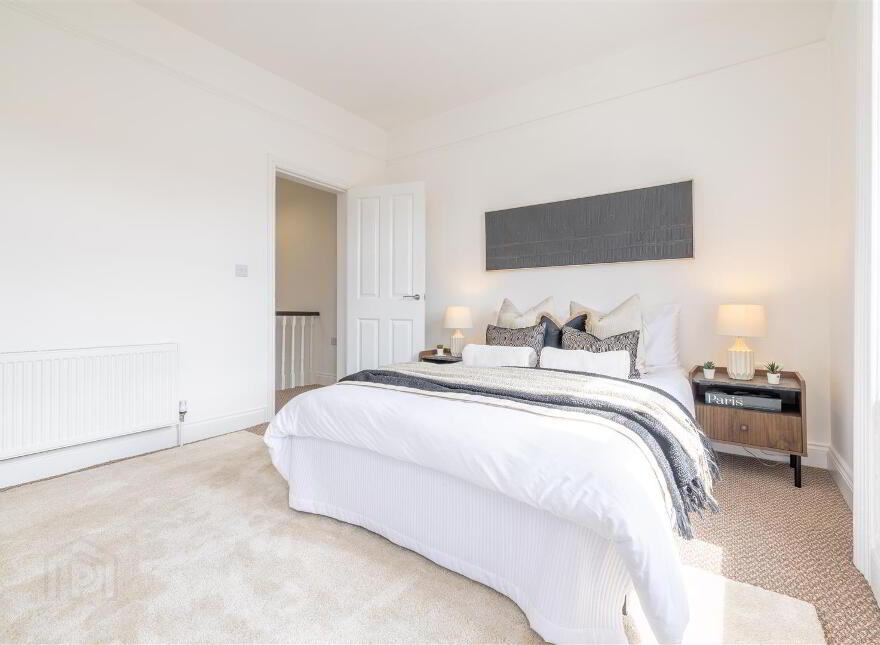 182 Ravenhill Avenue, Belfast, BT6 8LJ