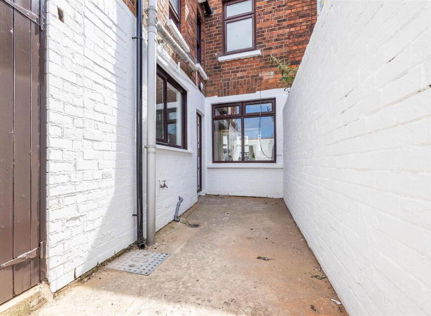 182 Ravenhill Avenue, Belfast, BT6 8LJ