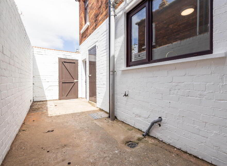 182 Ravenhill Avenue, Belfast, BT6 8LJ