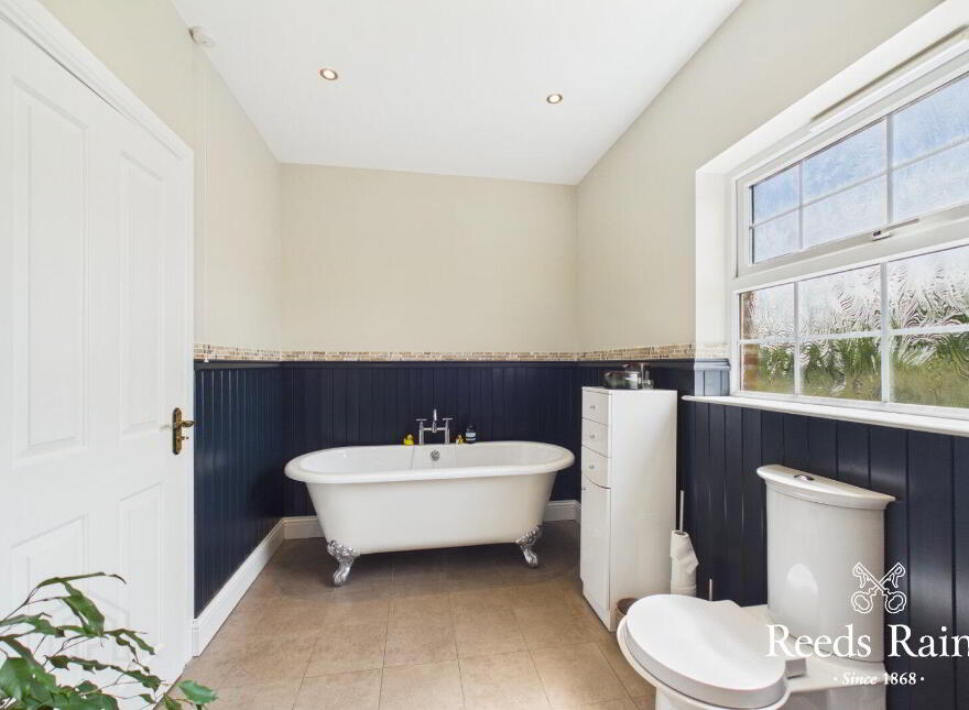 11 Royal Hill, Maze, Lisburn, BT27 5UW