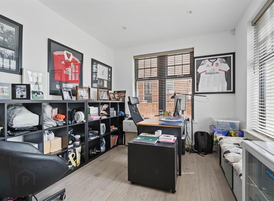 25 Lady Ishbel Avenue, Belvoir Park, Belfast, BT8 8FR