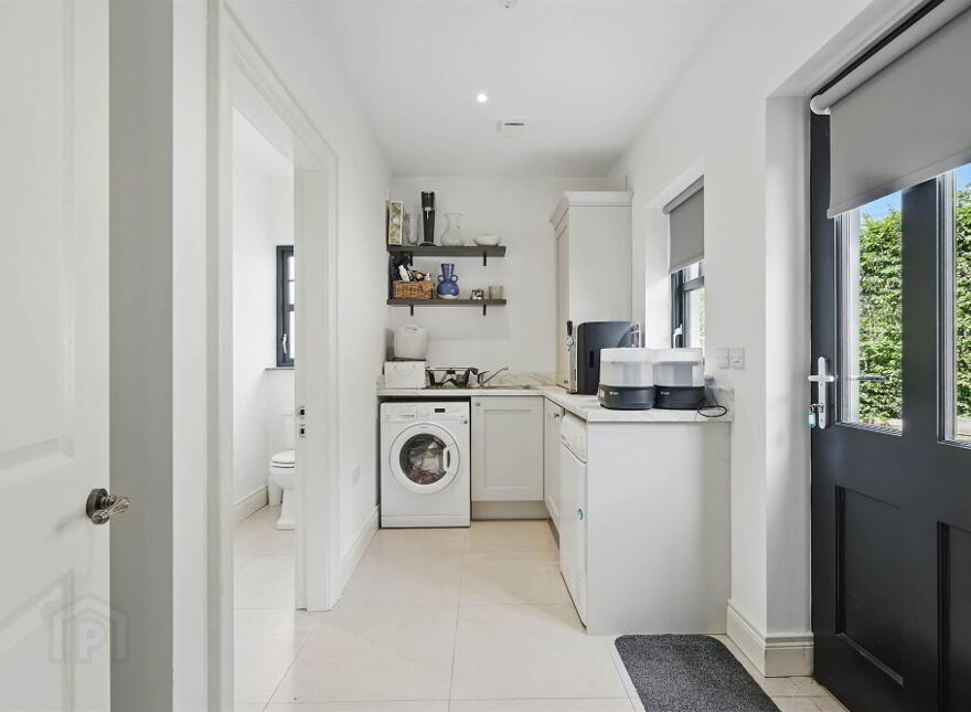 25 Lady Ishbel Avenue, Belvoir Park, Belfast, BT8 8FR