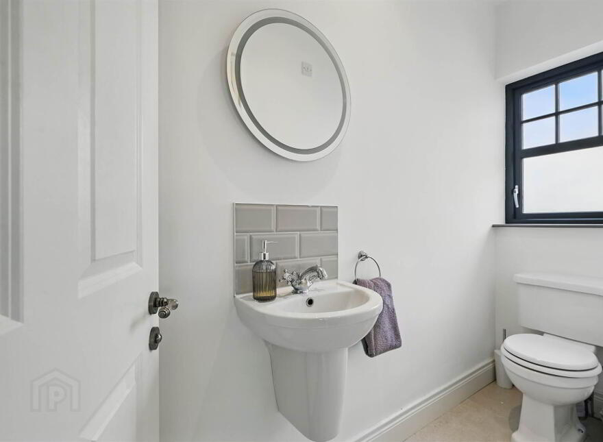 25 Lady Ishbel Avenue, Belvoir Park, Belfast, BT8 8FR