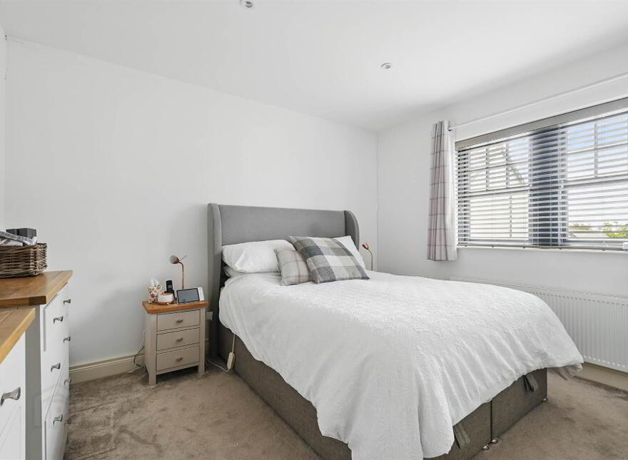 25 Lady Ishbel Avenue, Belvoir Park, Belfast, BT8 8FR