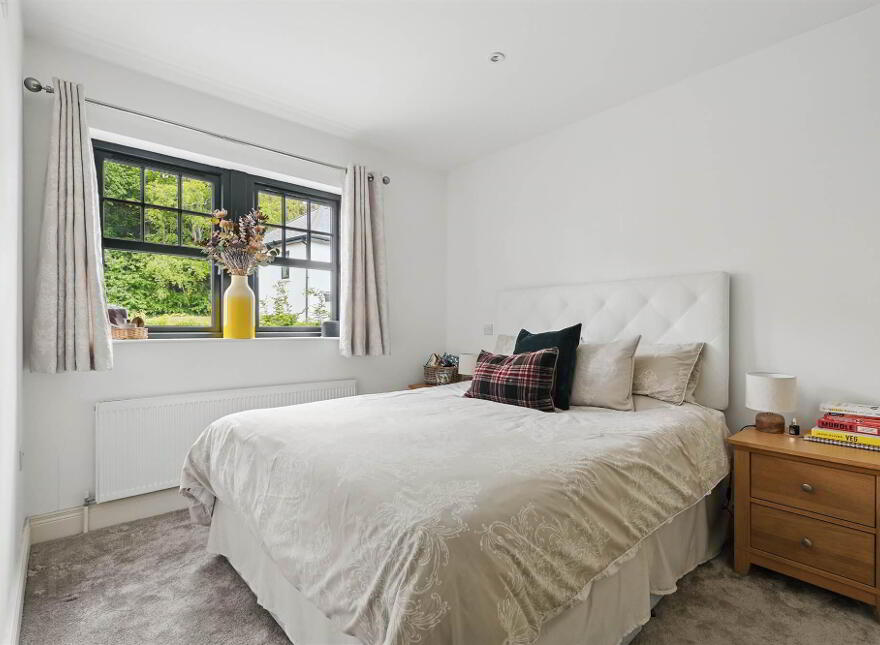 25 Lady Ishbel Avenue, Belvoir Park, Belfast, BT8 8FR