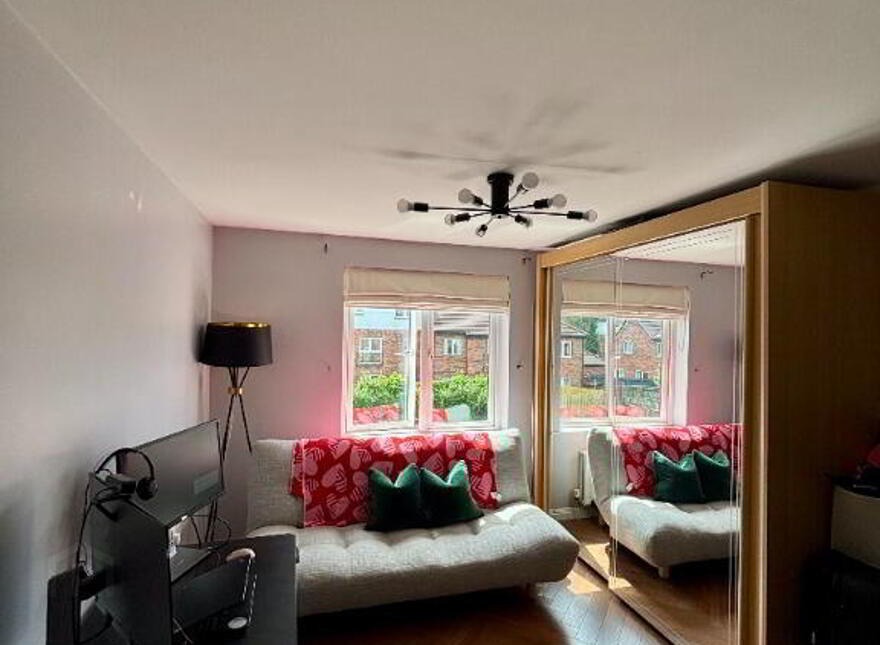 Apt 3, 32 St Annes Road, Belfast, BT10 0PQ