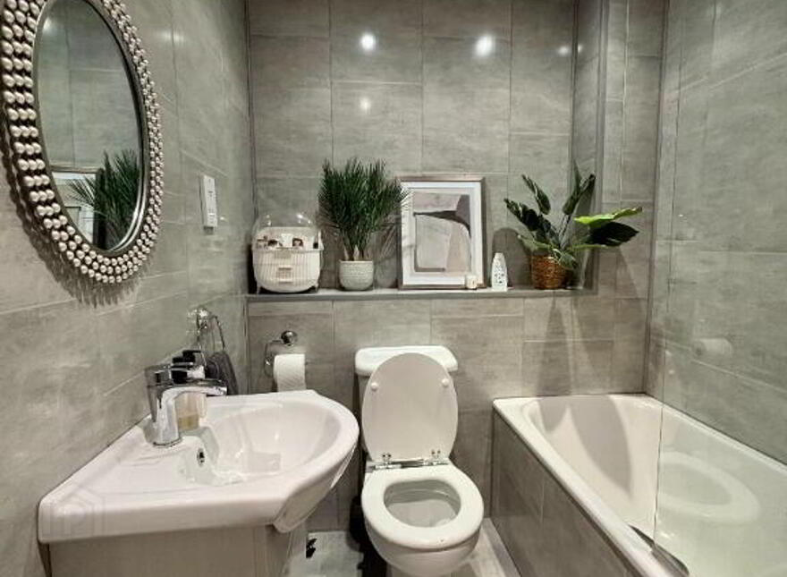 Apt 3, 32 St Annes Road, Belfast, BT10 0PQ