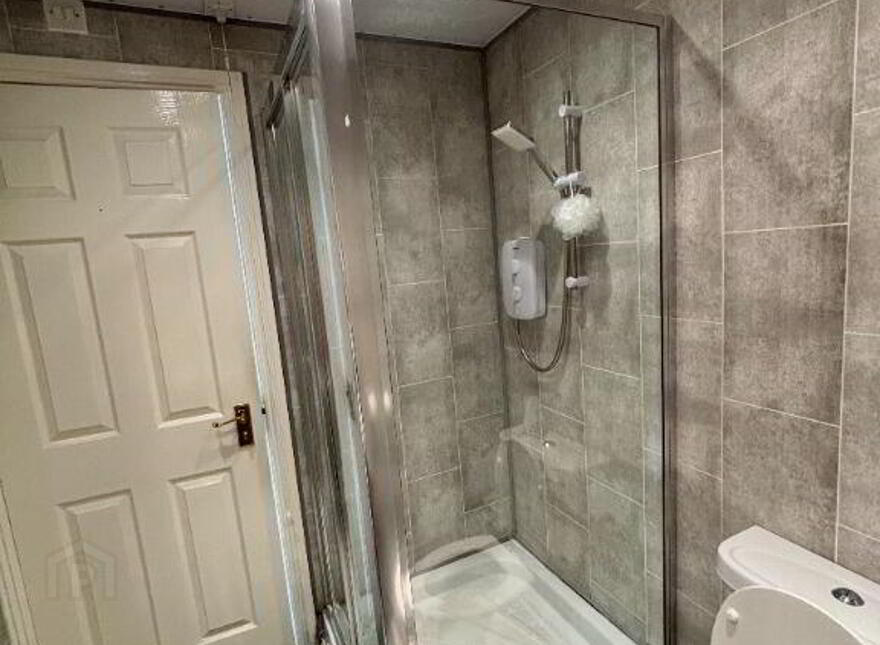 Apt 3, 32 St Annes Road, Belfast, BT10 0PQ