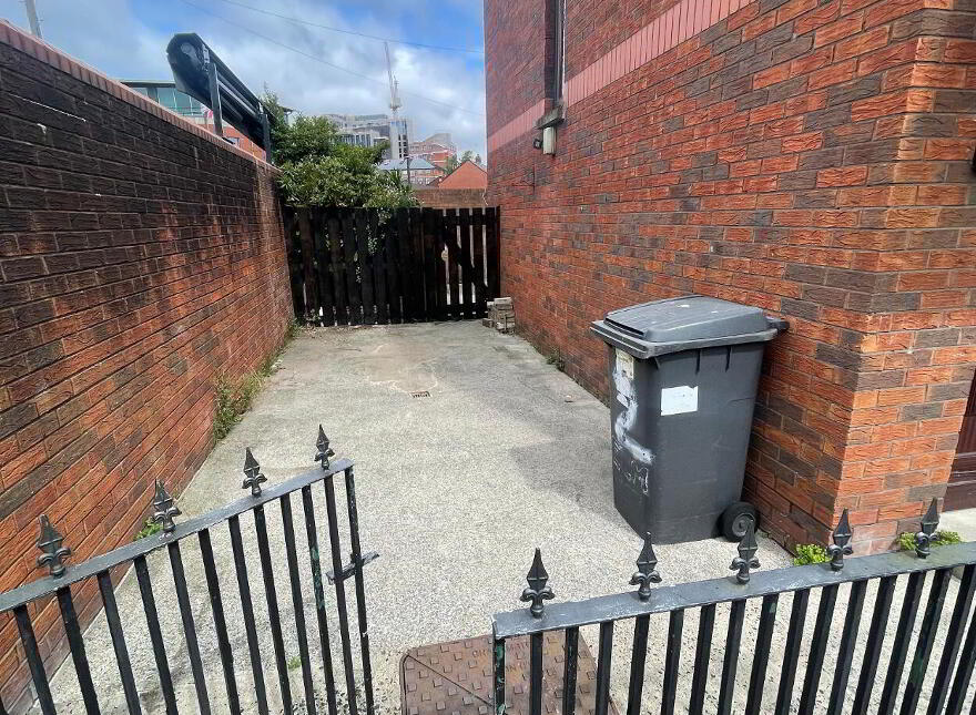 2 Elm Street, Belfast, BT7 1ES