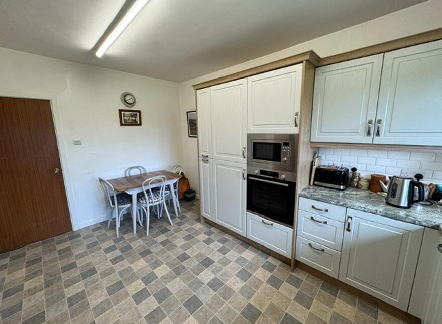 Glen-Carn, 9 Island Road Lower, Ballycarry, BT38 9HB