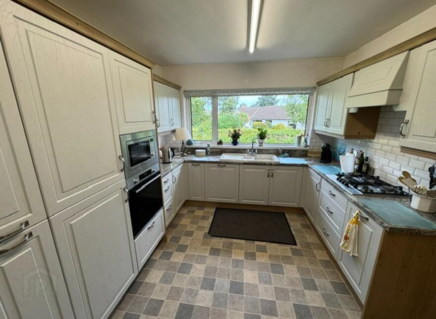 Glen-Carn, 9 Island Road Lower, Ballycarry, BT38 9HB