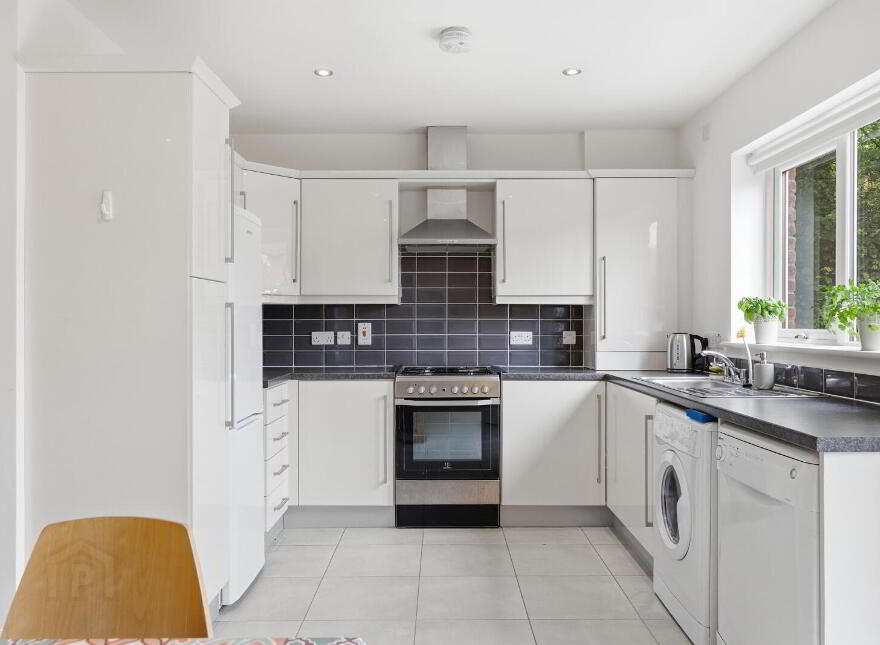 5 Victoria Close, Belfast, BT4 1PF