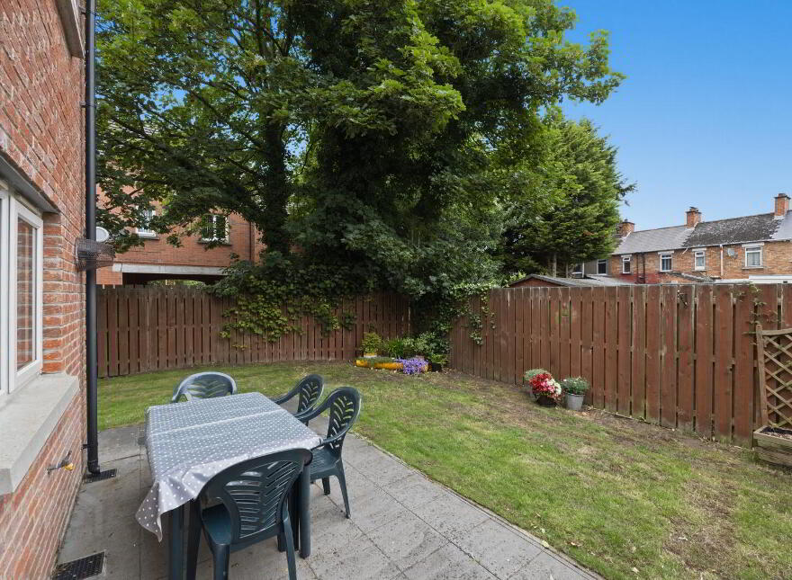 5 Victoria Close, Belfast, BT4 1PF