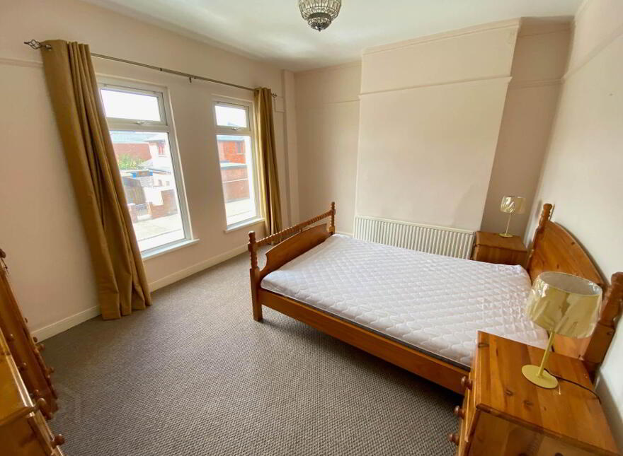 208 Donegall Avenue, Belfast, BT12 6LY