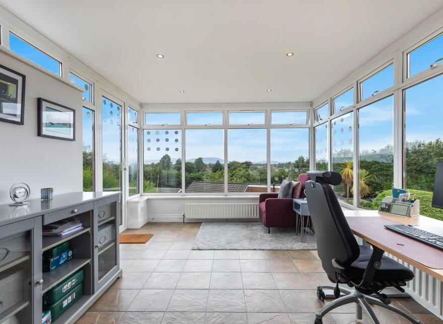 30 Gilnahirk Avenue, Belfast, BT5 7DR