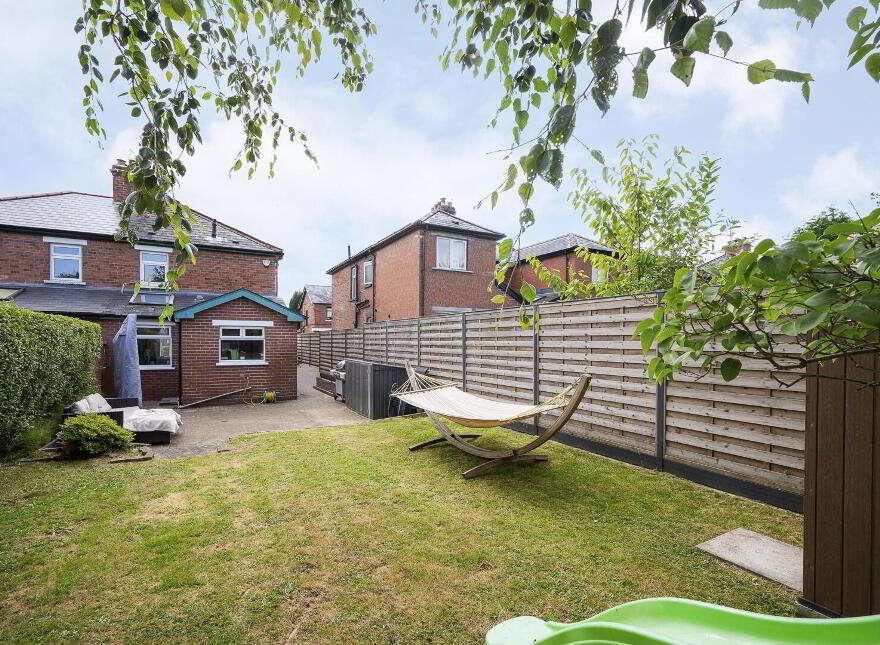 11 Willesden Park, Belfast, BT9 5GX