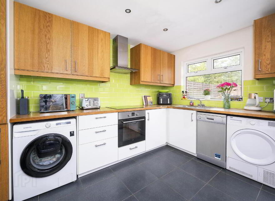 11 Willesden Park, Belfast, BT9 5GX