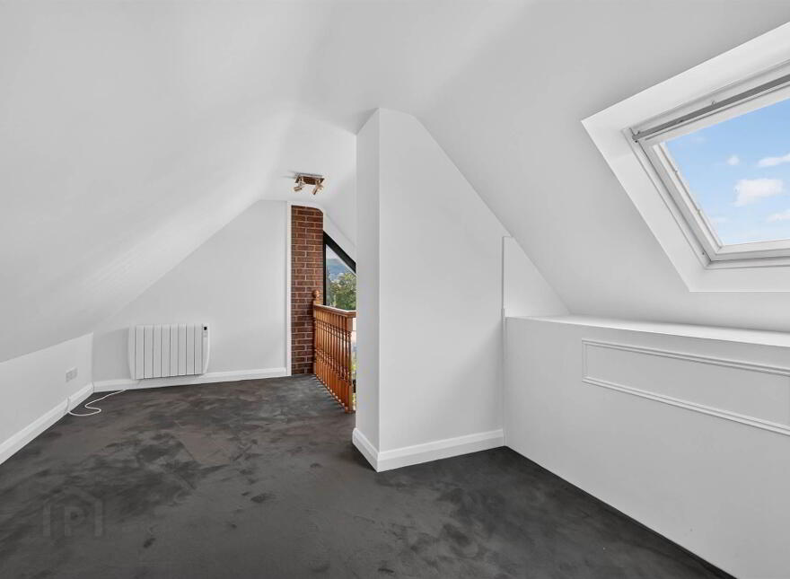 31 Balmoral Court, Belfast, BT9 7GR