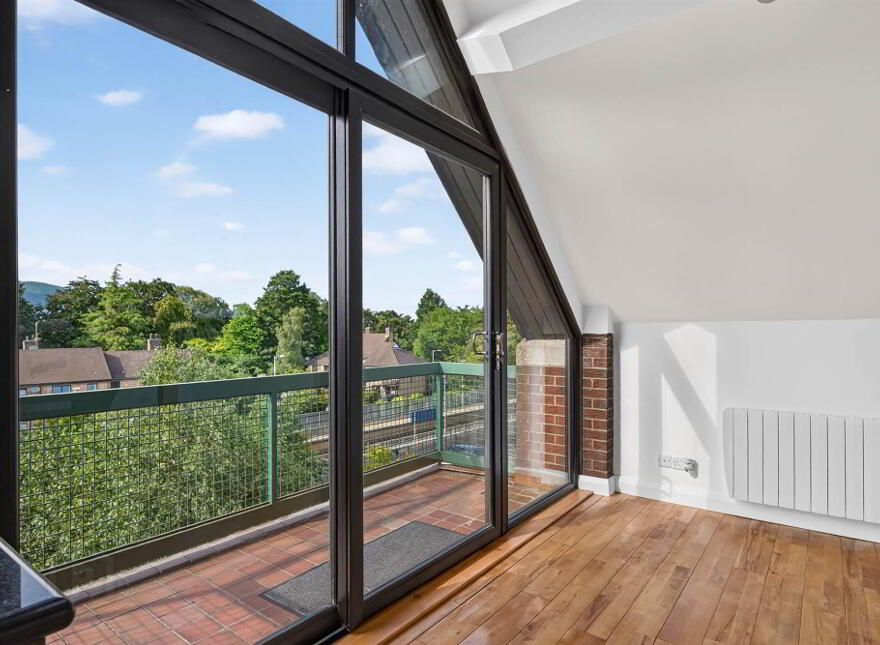 31 Balmoral Court, Belfast, BT9 7GR