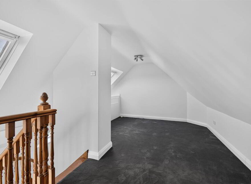 31 Balmoral Court, Belfast, BT9 7GR