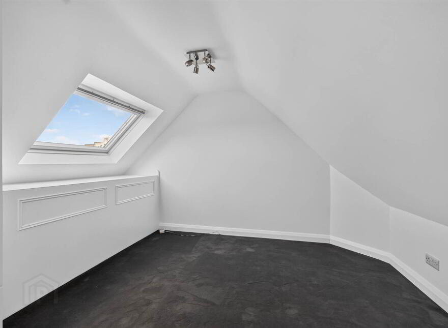 31 Balmoral Court, Belfast, BT9 7GR